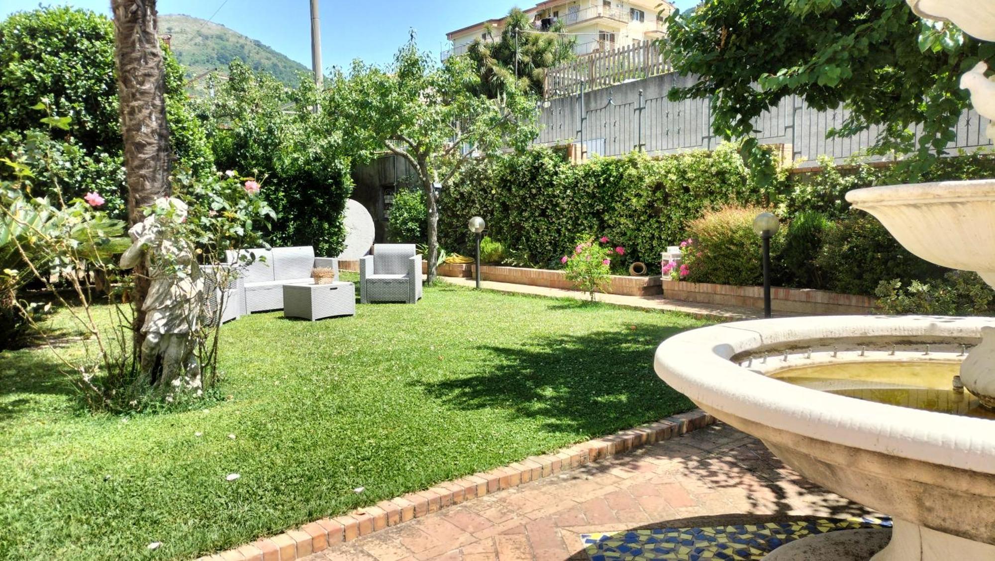 Casa Lamberti B&B Кава-де-Тиррени Экстерьер фото